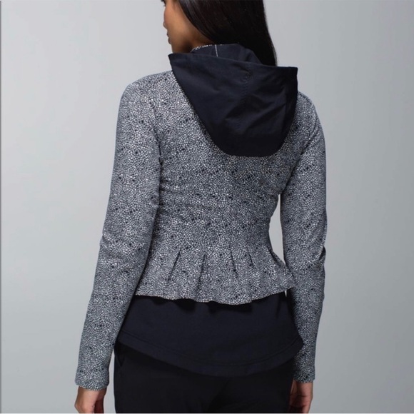 Lululemon Bust A Move Jacket! - Picture 2 of 16